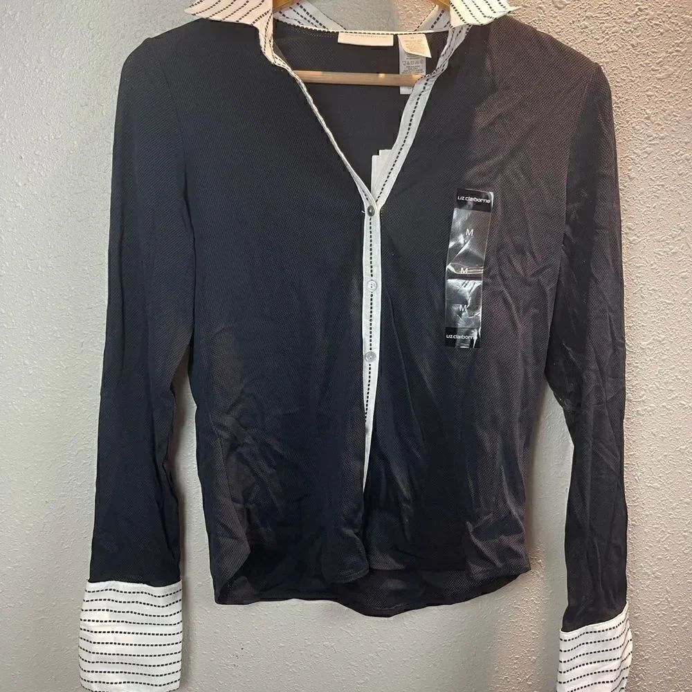 NWT Liz Claiborne Women’s Top Size Medium